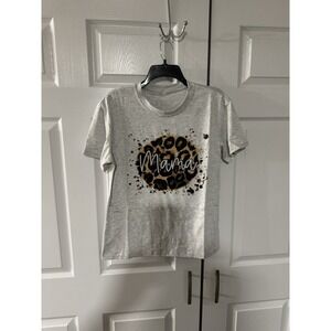 "MOM" Cheetah print Women's Relaxed T-Shirt Small